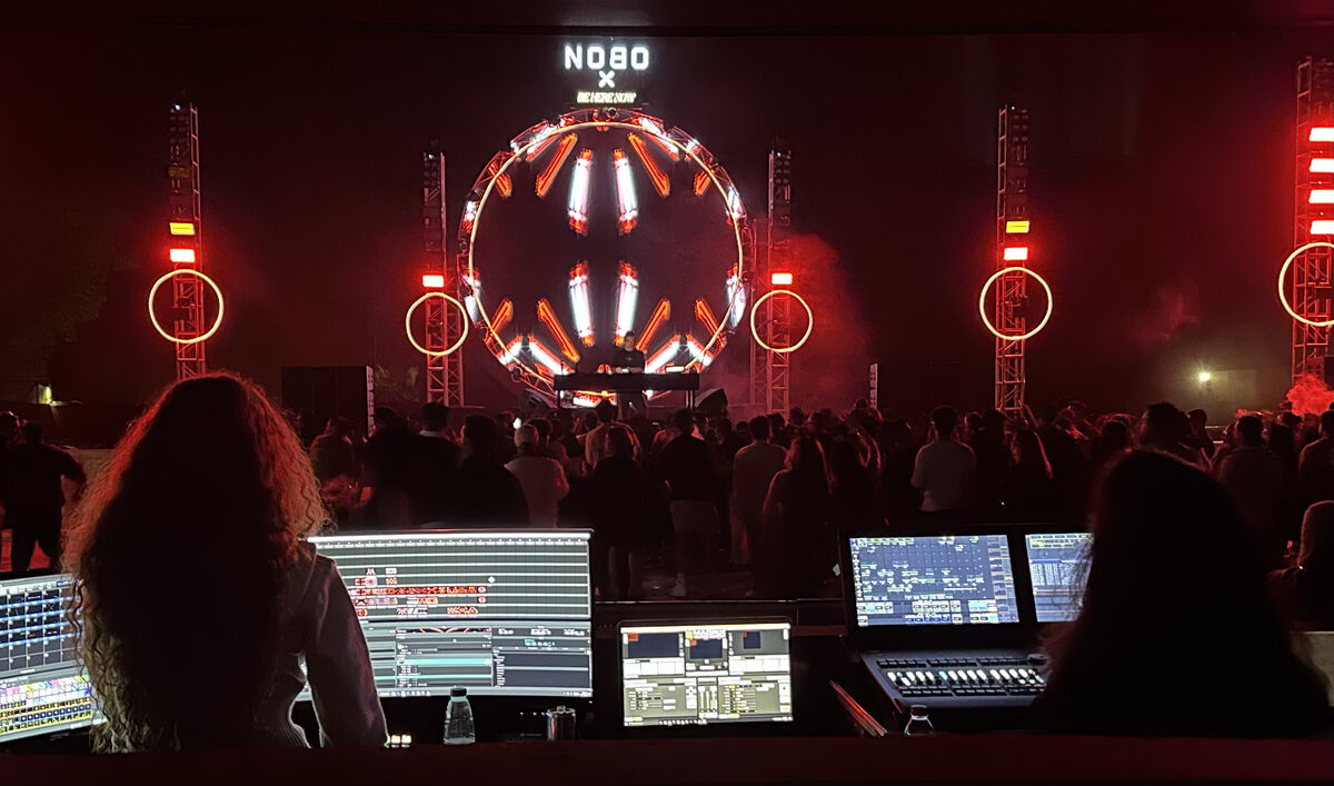 Ecube FOH desk with timecode and stage production